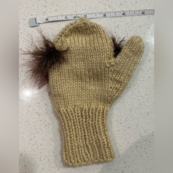 đKids Lion Knit Mittensđ - Picture 4 of 4